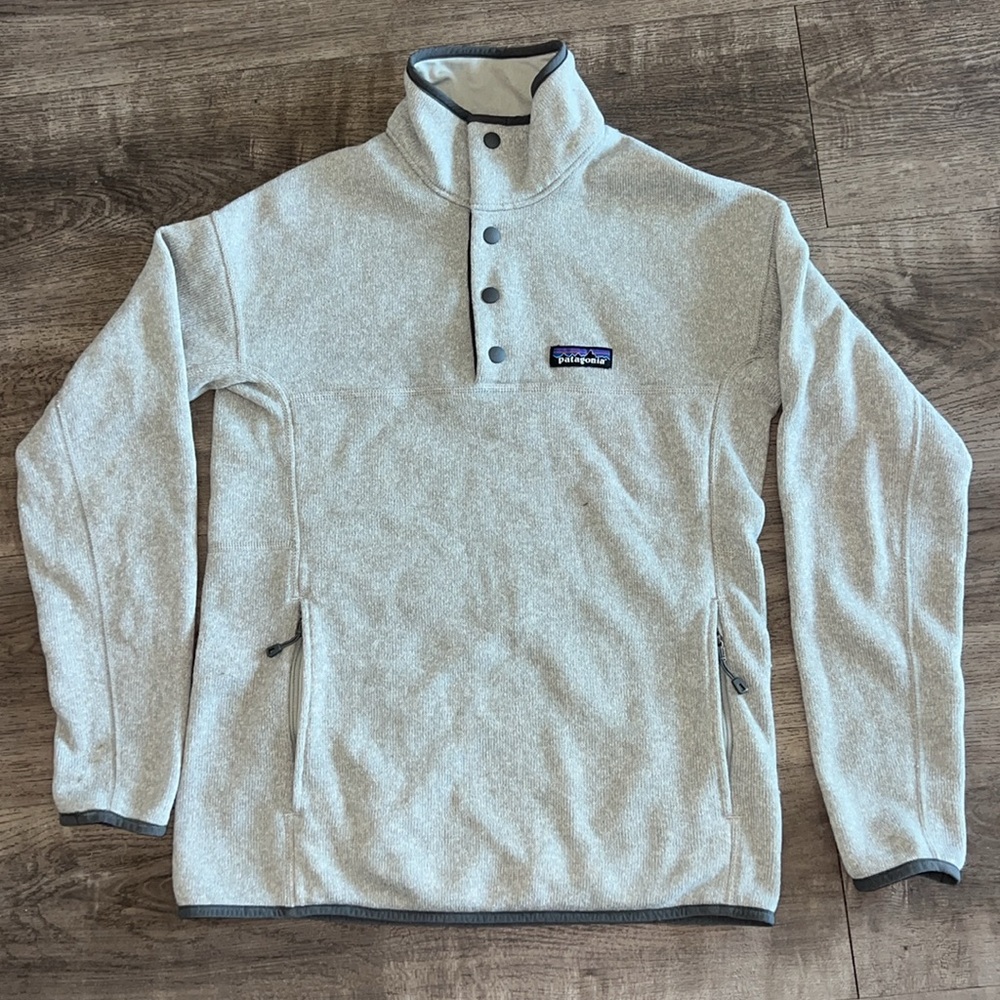 Patagonia Women’s Fleece 1/4 snap Button Sweater Size XS Gray